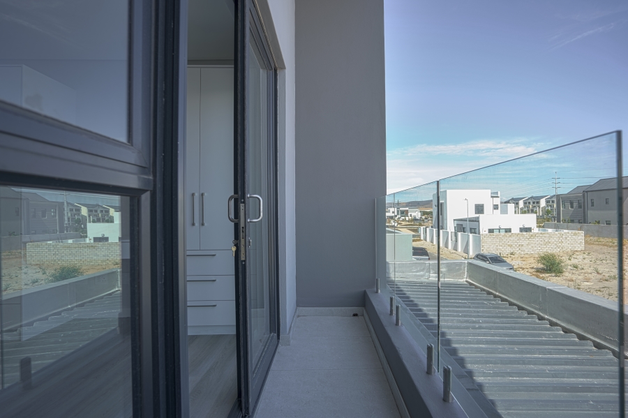 4 Bedroom Property for Sale in Sandown Western Cape
